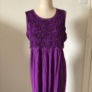 Appliqué sleeveless dress